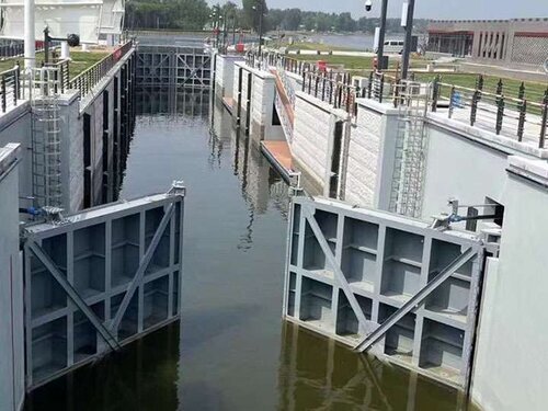 液压对开式钢制拦水闸门