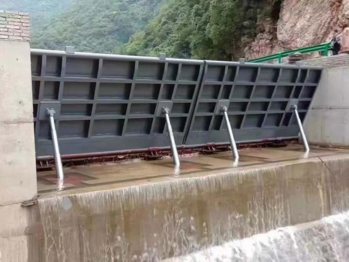 液压翻板闸门自动升降防冲耐磨水库水电站翻板闸定制产品实物图
