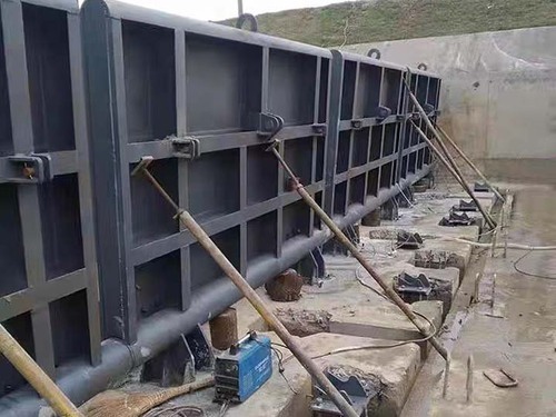 无动力翻板闸门自动启闭水利闸门河道渠道专用厂家直供产品实物图