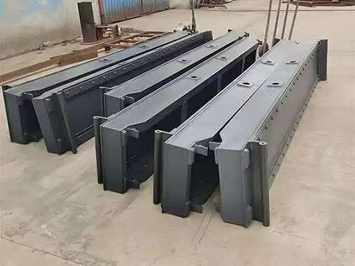 弧形钢制闸门:高水位抗冲击溢洪道专用(价格案例)整体外观 | 钢制 | 闸门整体结构展示