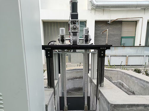 双吊点平面滚轮钢制闸门河道闸应用案例案例实景图