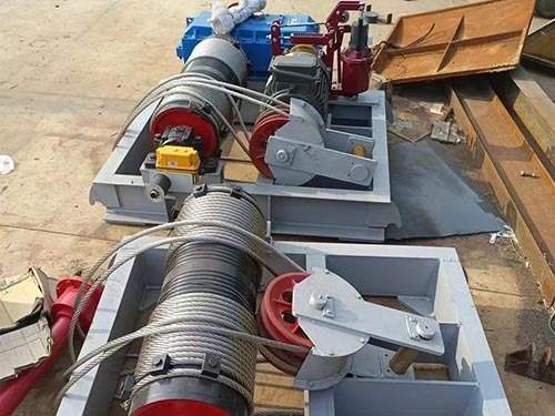 30 吨智能远程控制卷扬启闭机水电站高扬程需求：含价格参考案例案例实景图