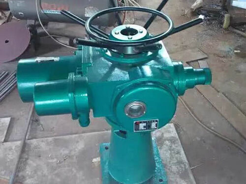 小型手动款螺杆启闭机：农田灌溉闸门操作便捷（现货供应案例）案例实景图