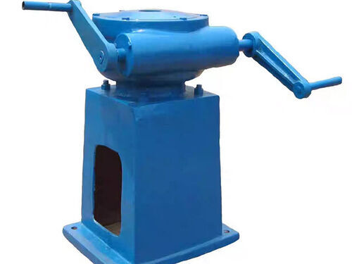 30吨高承重螺杆启闭机：水电站强负载启闭（厂家批发案例）案例实景图