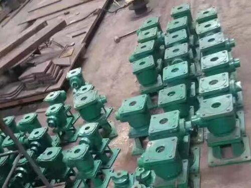 0.5吨微型螺杆启闭机：农田灌溉闸门手动操作（价格参考案例）整体外观 | 手动驱动 | 闸门整体结构展示