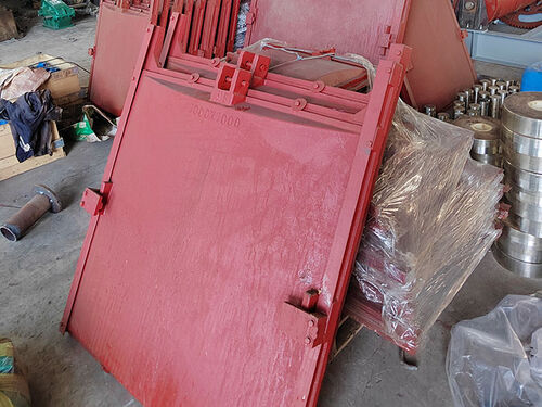 0.5-5米定制铸铁闸门：任意规格型号水利工程（厂家直供案例）案例实景图